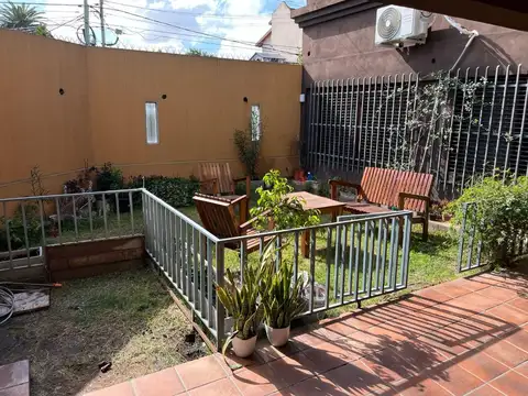 Casa 4 amb. Haedo apto credito