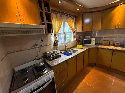 Depto Tipo Casa en Venta con 1 cocheras