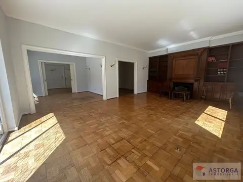 Casa 5 ambientes con 4 baños