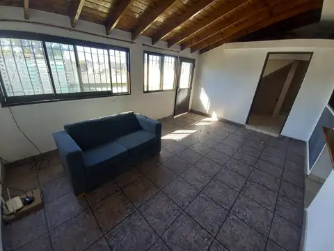 Depto Tipo Casa en Alquiler en Munro, $ 650.000