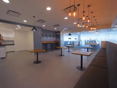 Oficina en Alquiler con 30 cocheras