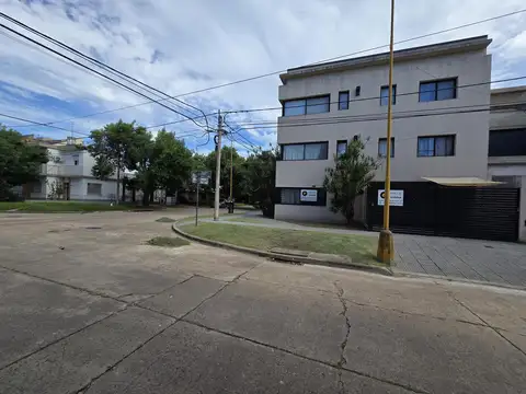 TALCAHUANO ESQUINA CASTELLI COCHERA DESCUBIERTA DE 2,52 POR 5,20 MTS