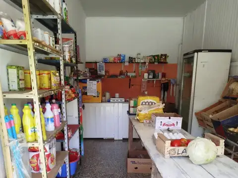 Casa 2 ambientes con 1 baño