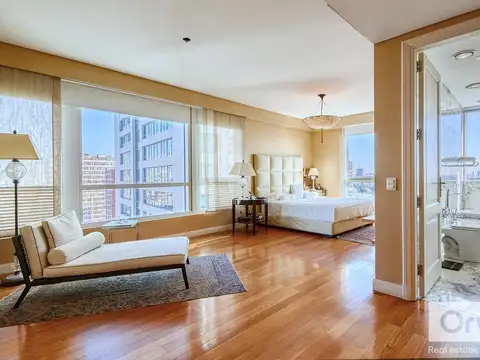 Departamento en Venta con 3 cocheras