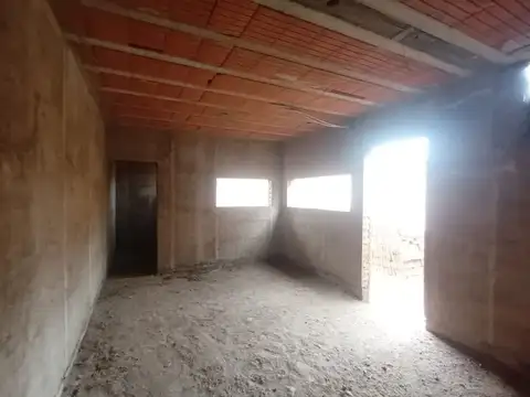 VENDO CASA A TERMINAR EN SAN LUIS