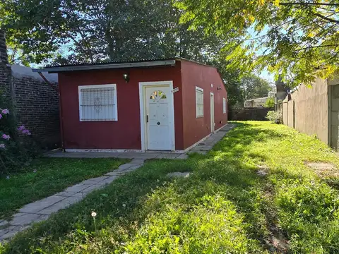 Casa en venta sobre asfalto en Marcos Paz