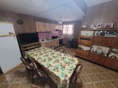 Casa 6 ambientes con 1 baño