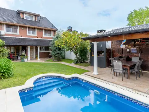 Casa 6 amb c/jardin y pileta en venta Olivos Golf