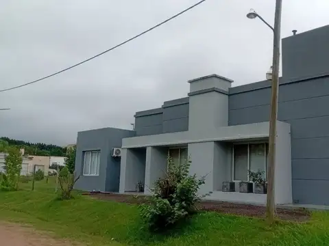 Casa 2 dormitorios en barrio cerrado, Concordia
