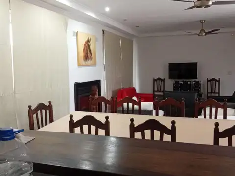 Casa 3 ambientes con 2 baños