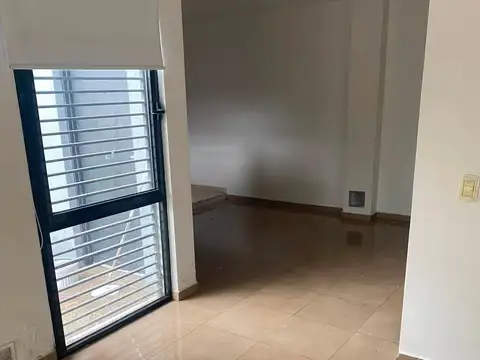 Depto Tipo Casa en Alquiler de 2 dormitorios