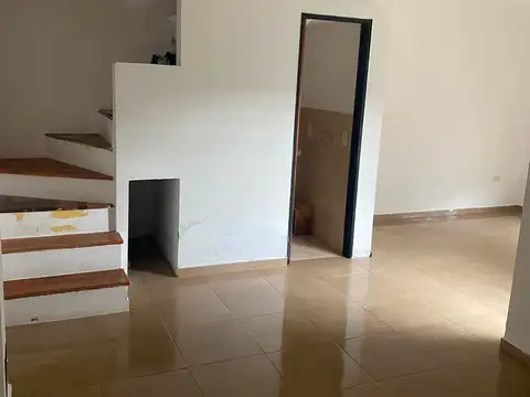 Depto Tipo Casa en Alquiler de 2 ambientes