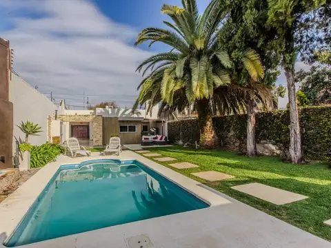 CASA | 3 AMBIENTES | MINIMALISTA | PISCINA | FONDO LIBRE | VILLA LUZURIAGA