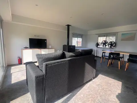 Casa 2 ambientes con 1 baño