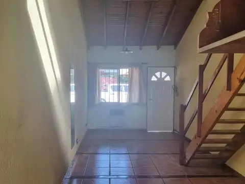 Depto Tipo Casa en Alquiler de 2 ambientes