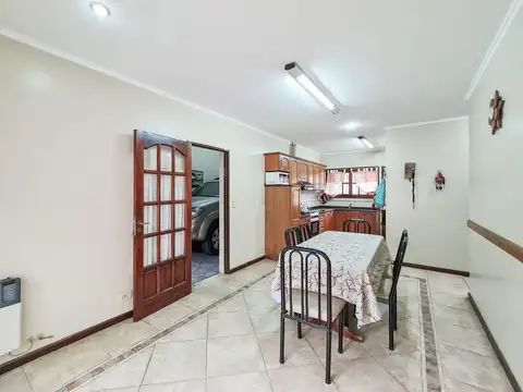 Casa 5 ambientes con 3 baños
