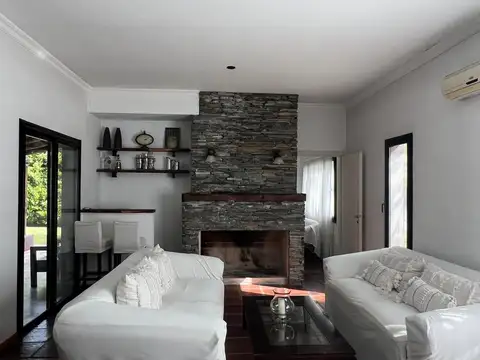 Casa 7 ambientes con 3 baños