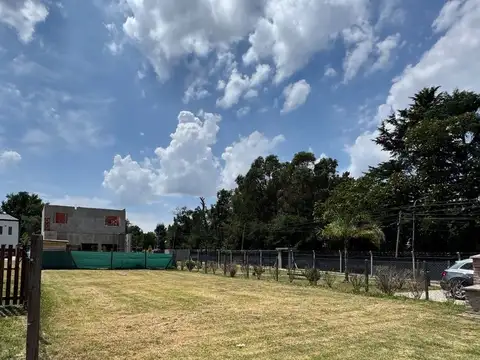 Libertad e Independencia 1300