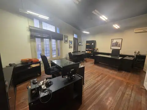 Oficina 6 ambientes con 2 baños