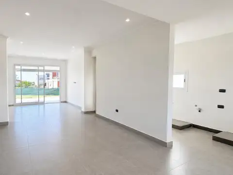 Casa 5 ambientes con 3 baños