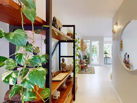 Casa 4 ambientes con 2 baños