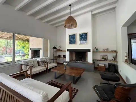 Venta casa en una planta en B°Cdo Berros II, Bella Vista