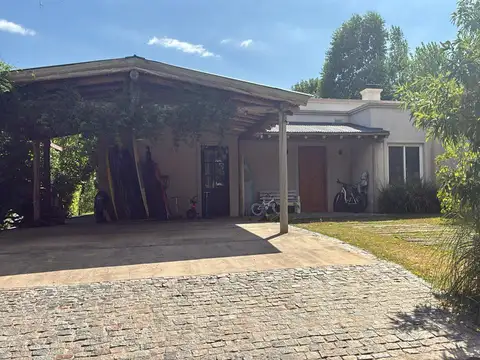 Casa en Venta con 4 cocheras