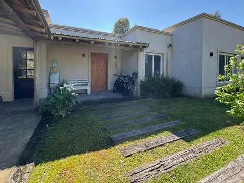 Casa 3 ambientes con 2 baños