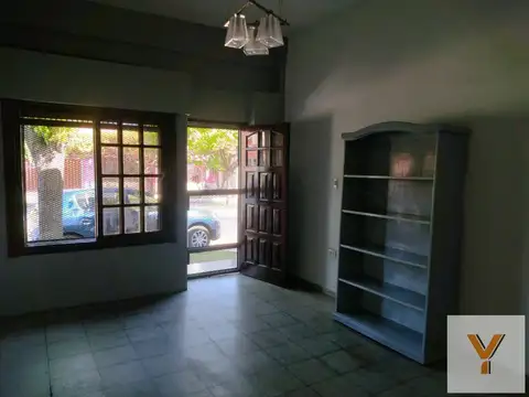 Casa en venta - 2 Dormitorios 1 Baño - 216mts2 - Quilmes