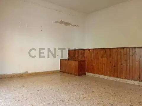 Venta PH 3 ambientes, patio, balcón, terraza y dos locales.