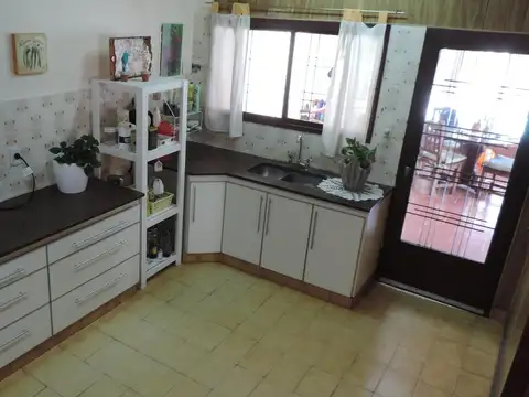 VENTA CASA MULTIFAMILIAR HURLINGHAM APTO CREDITO