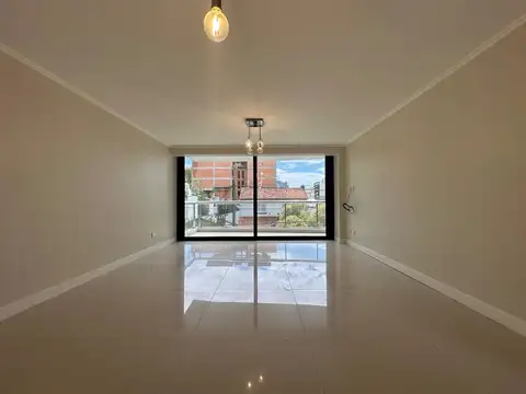 Alvarado 1400, Piso 1