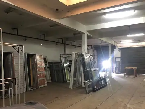 Estupendo Local sobre Av. San Martín 