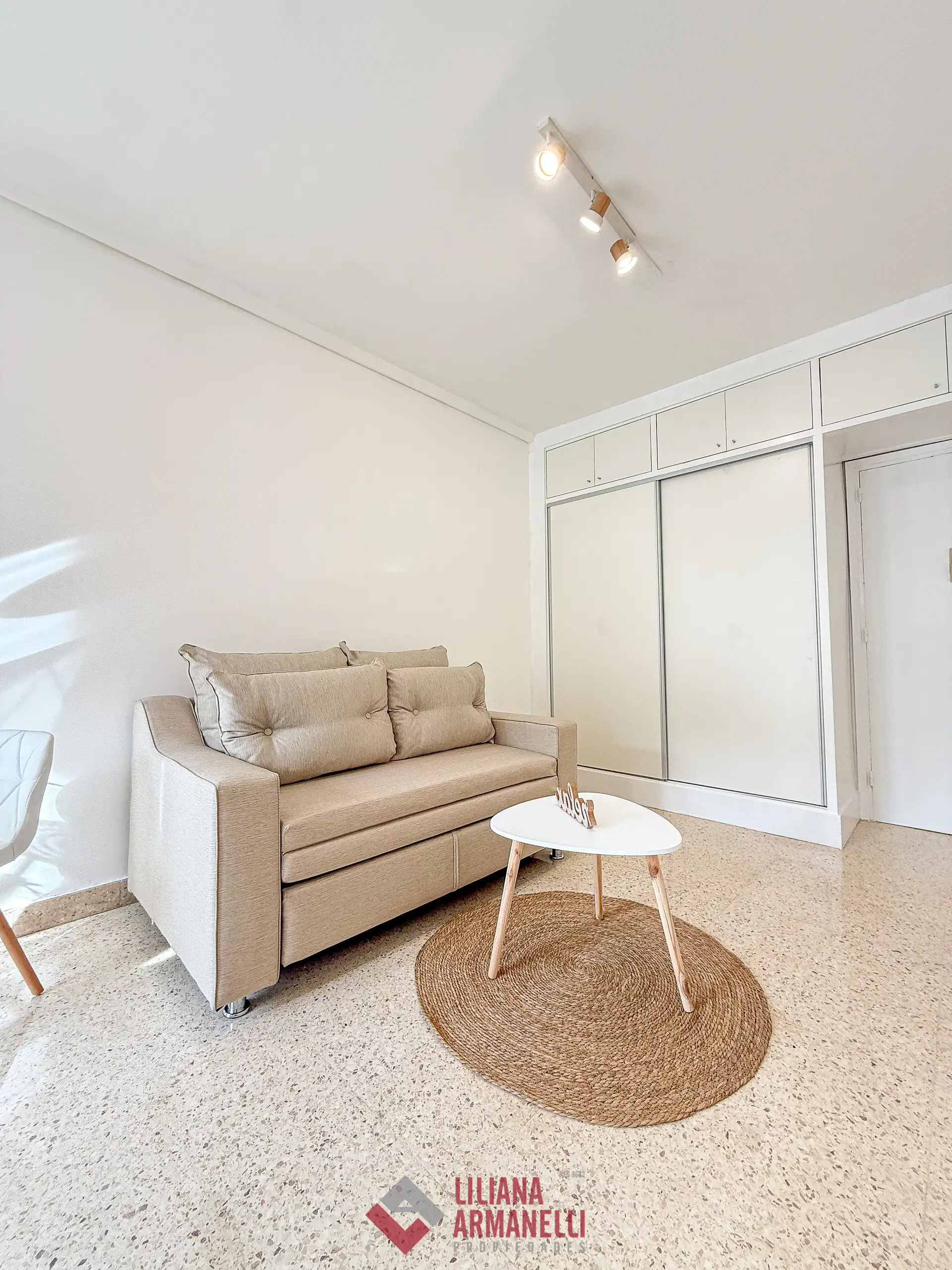 Depto 1 amb reciclado, 24m² con balcón — Macrocentro