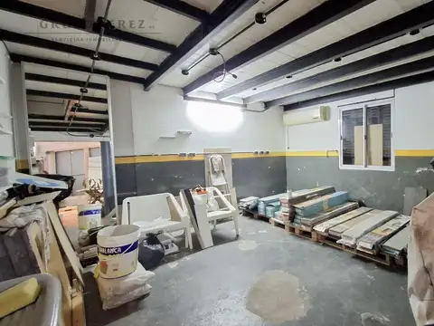Local - Galpón - Depósito de 120 m2 sobre Esquina en Barracas  - VENTA