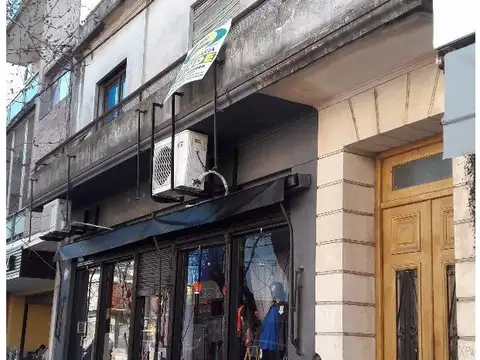 Venta de Local centrico sobre 360 m2. Mercedes (B)