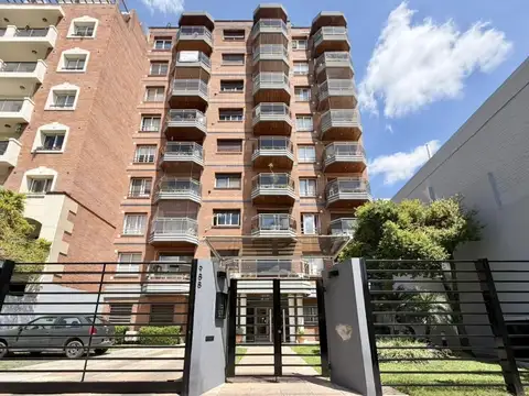 Amplio departamento 3 ambientes con cochera