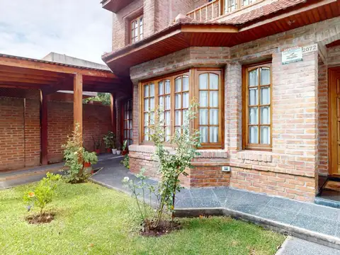 Casa en Venta en Manuel B Gonnet, USD 330.000