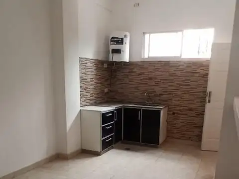 Oficina 5 ambientes con 2 baños