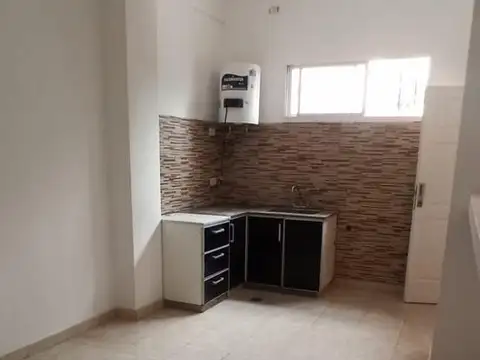 Oficina 5 ambientes con 2 baños