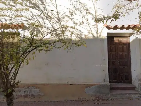 Camila Quintana de Niño a metros de la Plaza