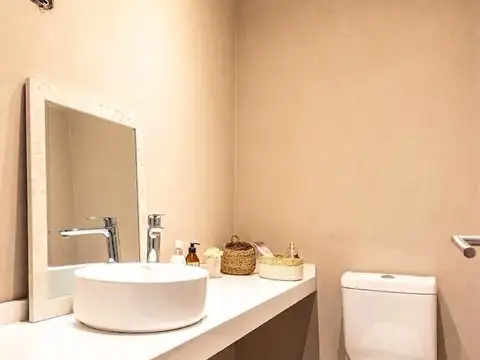 Casa 4 ambientes con 4 baños