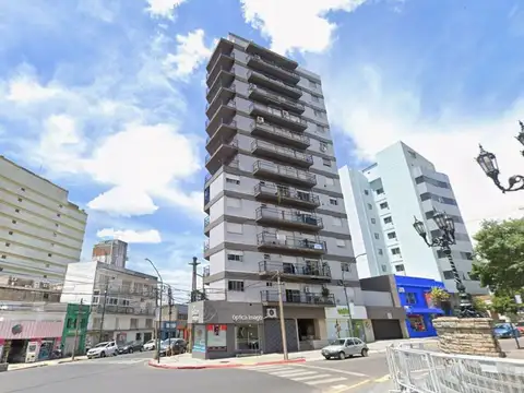 Departamento de piso completo en pleno centro