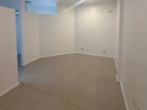 Av. Montes de Oca 1011 , Piso 1