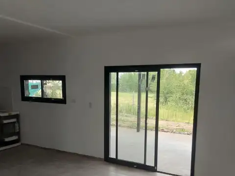 CASA a ESTRENAR en ALQUILER 3 dormitorios, 2 baños y quincho