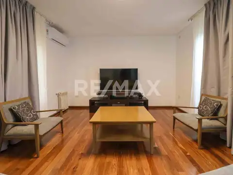 Casa 6 ambientes con 2 baños