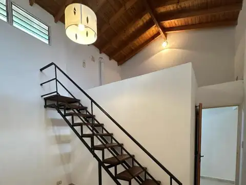 Casa en Alquiler con 1 cochera