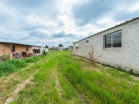 Vivienda de 2 Dormitorios. Amplio terreno, 1292 m²...