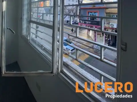 Oficina en Alquiler en Moron, $ 300.000