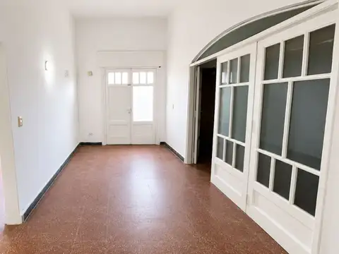 Depto Tipo Casa en Alquiler con 1 cocheras